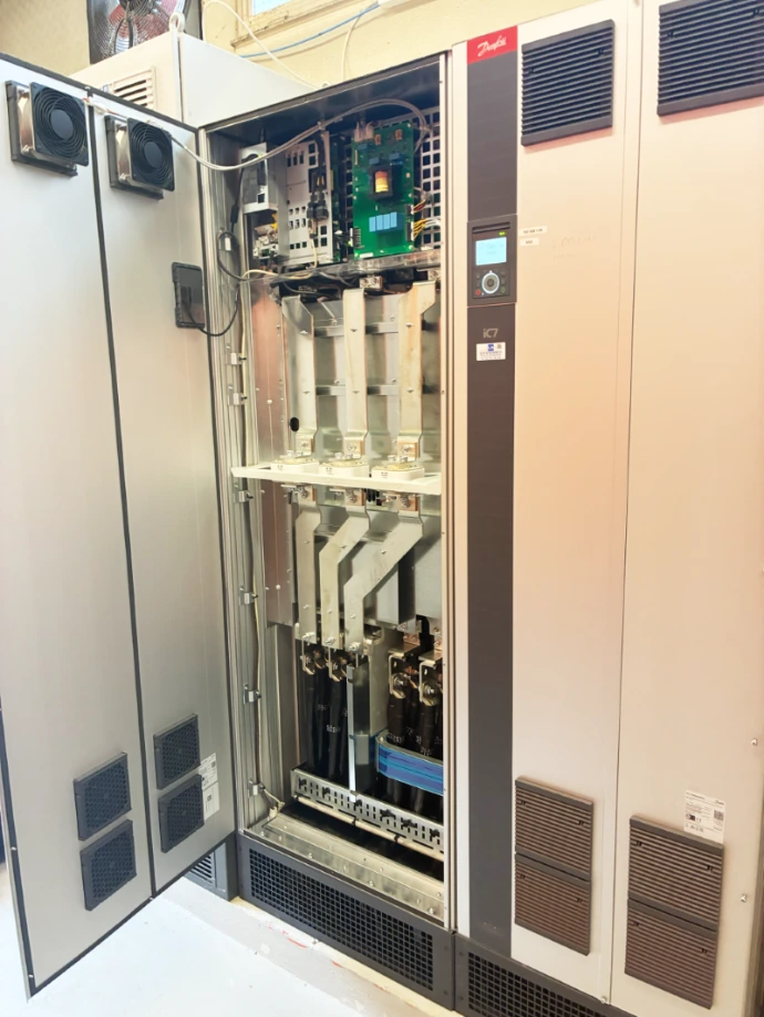 Variateur de vitesse Danfoss Drives iC7